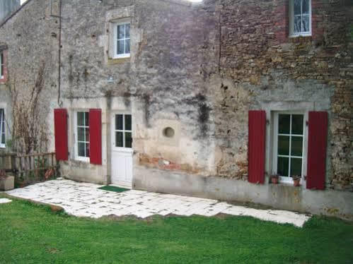 Hotel Gite Le Puy Rabasteau Chantonnay Exteriér fotografie