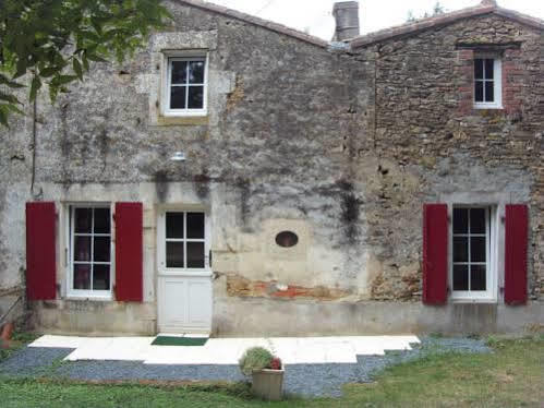 Hotel Gite Le Puy Rabasteau Chantonnay Exteriér fotografie